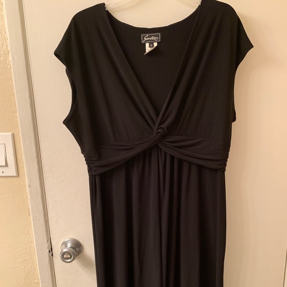Dresses & Skirts - Little black dress